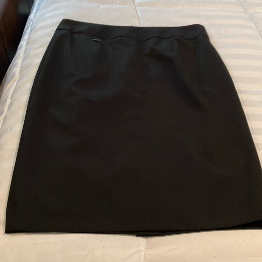 Calvin Klein black 🖤skirt for sale!